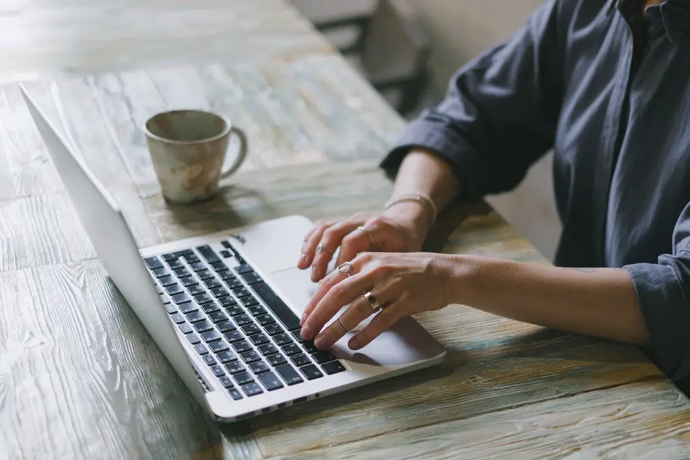 Will this AI writing software replace humans?